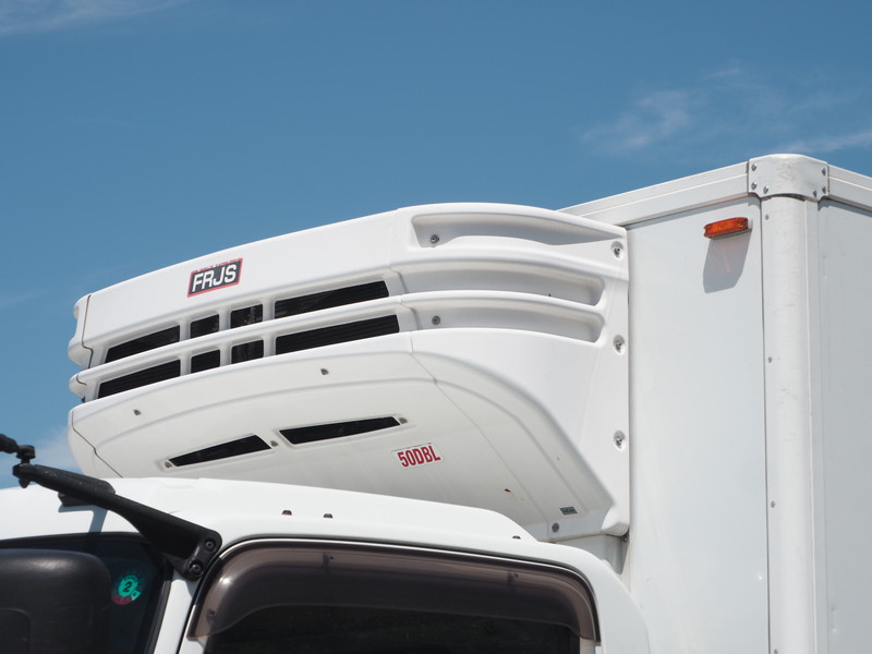 いすゞ フォワード 冷凍バン 中型 TKG-FRR90S2 年式 H27[写真08]