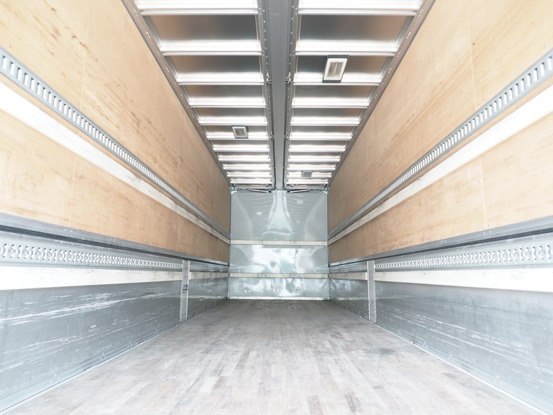 いすゞ ギガ ウイング車 大型 QKG-CYJ77A 年式 H25[写真24]