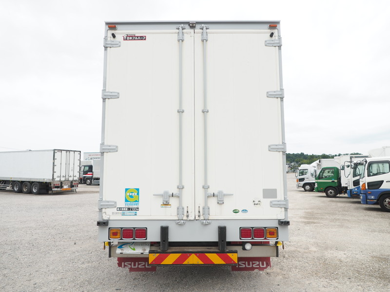 いすゞ ギガ ウイング車 大型 QKG-CYJ77A 年式 H25[写真06]