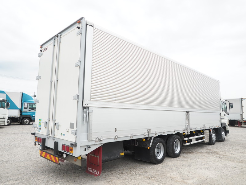 いすゞ ギガ ウイング車 大型 QKG-CYJ77A 年式 H25[写真05]