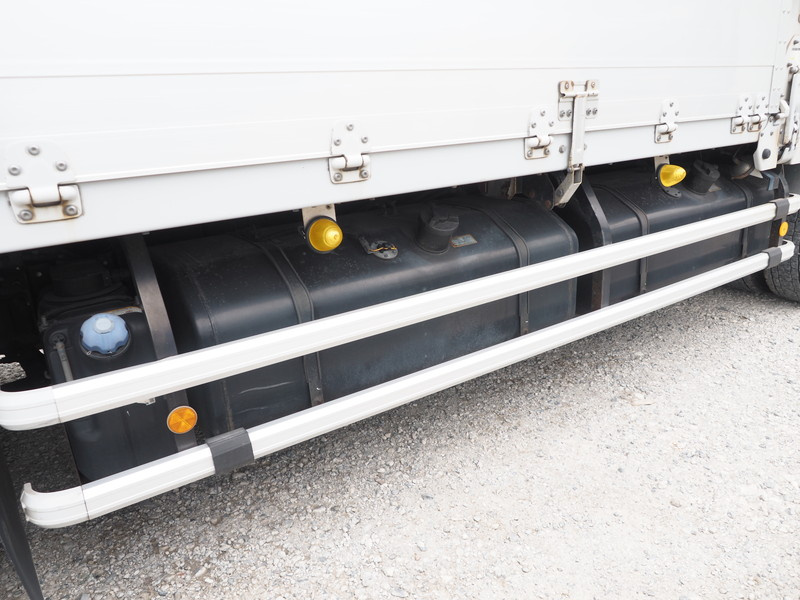 いすゞ ギガ ウイング車 大型 QKG-CYJ77A 年式 H25[写真14]