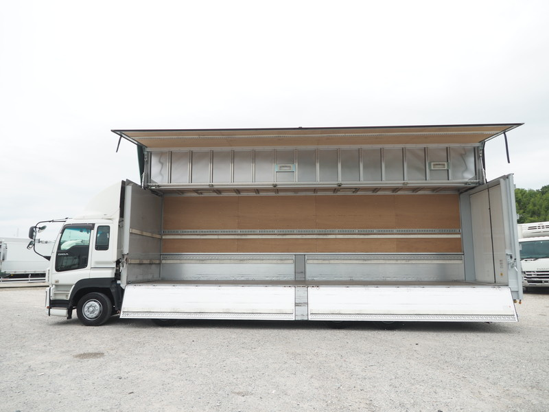 いすゞ ギガ ウイング車 大型 QKG-CYJ77A 年式 H25[写真15]