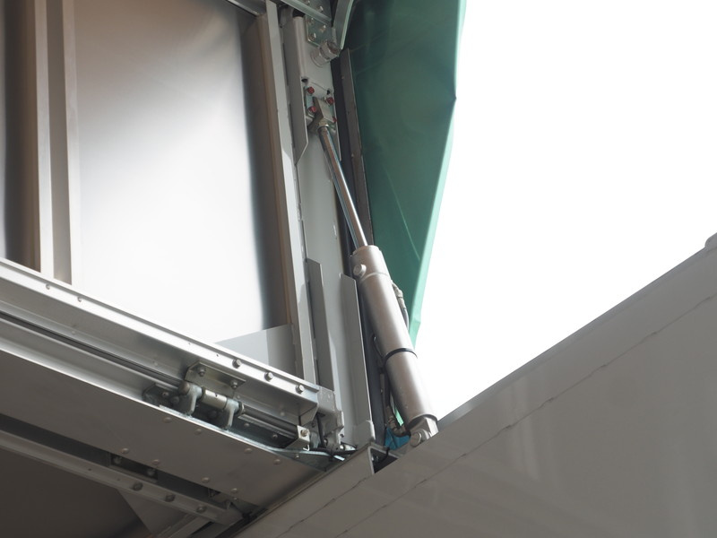 いすゞ ギガ ウイング車 大型 QKG-CYJ77A 年式 H25[写真11]