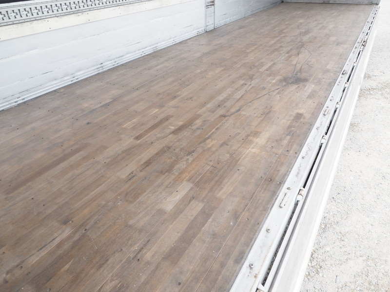 いすゞ ギガ ウイング車 大型 QKG-CYJ77A 年式 H25[写真21]