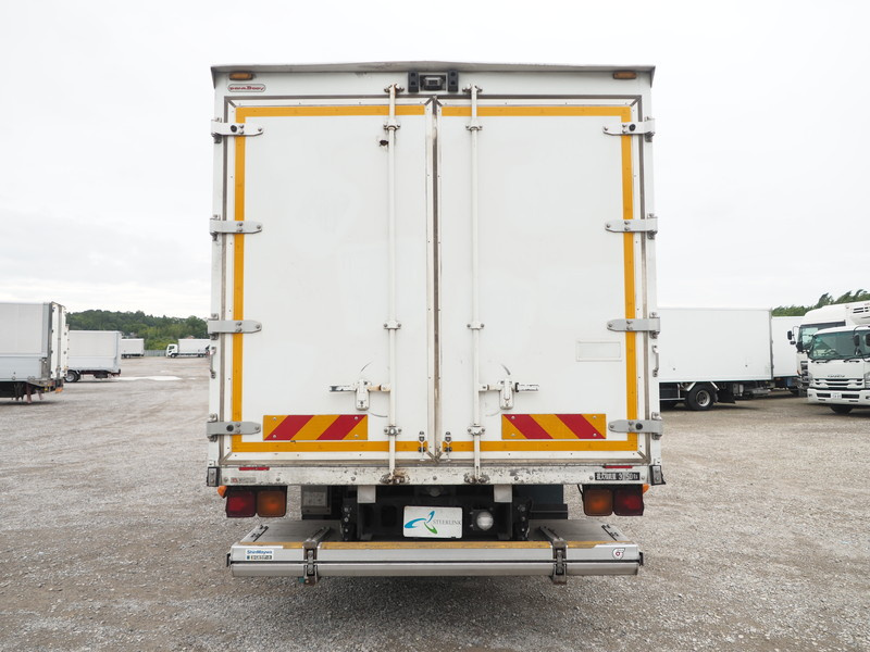 いすゞ フォワード 冷凍バン 中型 TKG-FRR90S2 年式 H25[写真06]