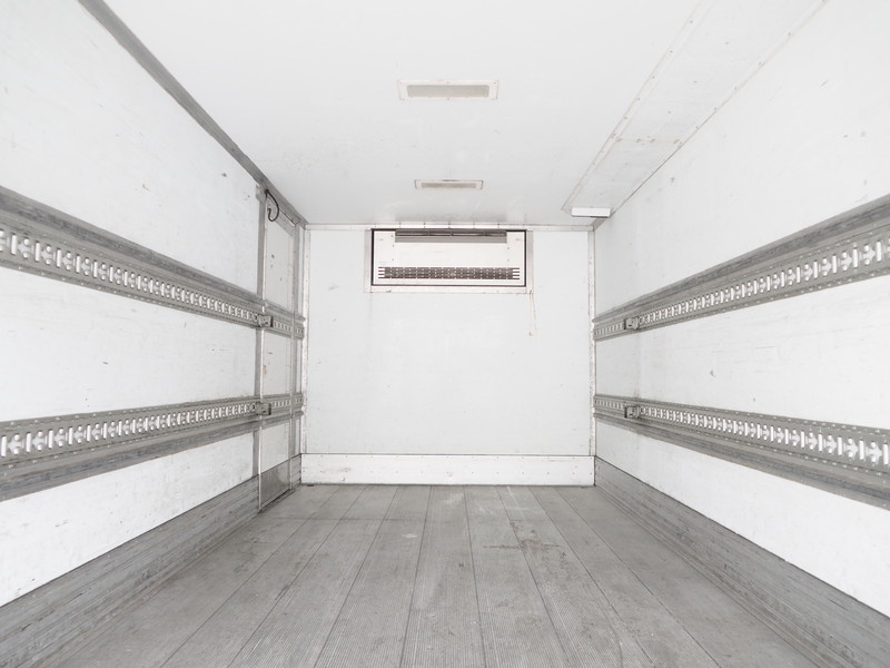 いすゞ フォワード 冷凍バン 中型 TKG-FRR90S2 年式 H25[写真15]