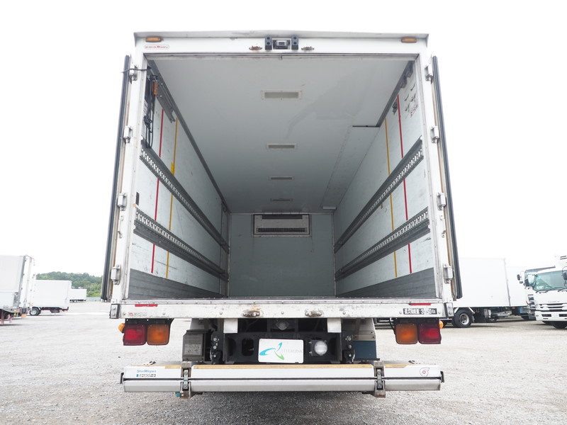 いすゞ フォワード 冷凍バン 中型 TKG-FRR90S2 年式 H25[写真14]