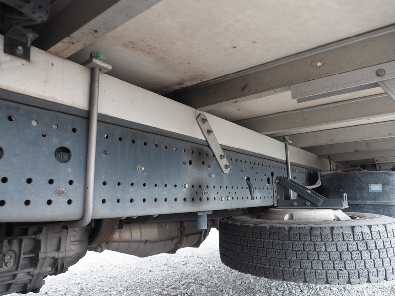 いすゞ フォワード 冷凍バン 中型 TKG-FRR90S2 年式 H25[写真30]