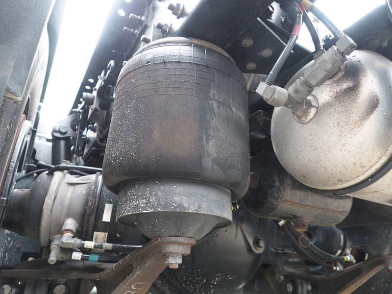 日野 プロフィア トラクタ 大型 QPG-SH1EDDG 年式 H27[写真30]