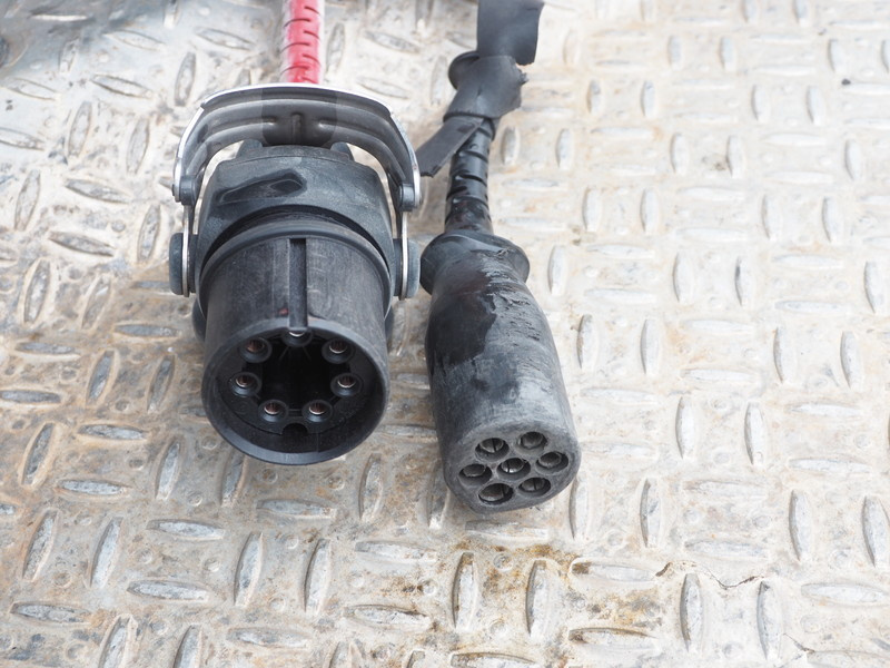 日野 プロフィア トラクタ 大型 QPG-SH1EDDG 年式 H27[写真18]