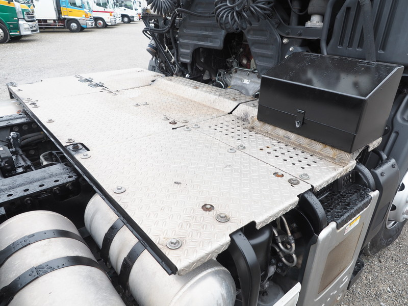 日野 プロフィア トラクタ 大型 QPG-SH1EDDG 年式 H27[写真17]