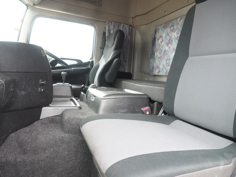 日野 プロフィア トラクタ 大型 QPG-SH1EDDG 年式 H27[写真25]