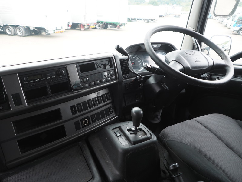 日野 プロフィア トラクタ 大型 QPG-SH1EDDG 年式 H27[写真22]