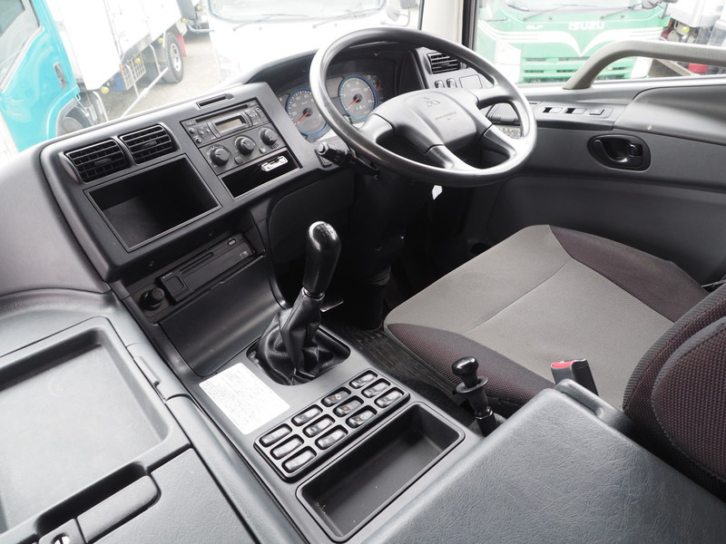 三菱ふそう スーパーグレート ウイング車 大型 QPG-FS64VZ 年式 H27[写真37]