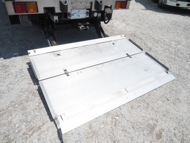 いすゞ フォワード 冷凍バン 中型 TKG-FRR90S2 年式 H27 [写真23]