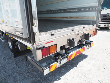 いすゞ フォワード 冷凍バン 中型 TKG-FRR90S2 年式 H27 [写真21]