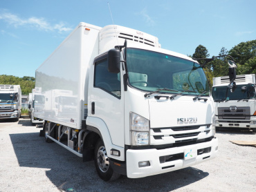 いすゞ フォワード 冷凍バン 中型 TKG-FRR90S2 年式 H27 [写真04]