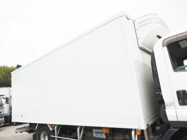 いすゞ フォワード 冷凍バン 中型 TKG-FRR90S2 年式 H25 [写真09]