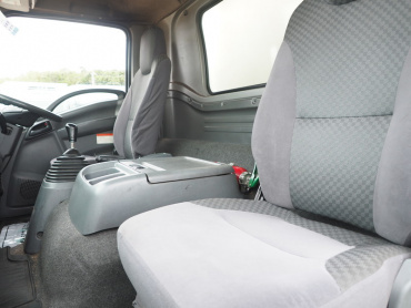 いすゞ フォワード 冷凍バン 中型 TKG-FRR90S2 年式 H25 [写真28]