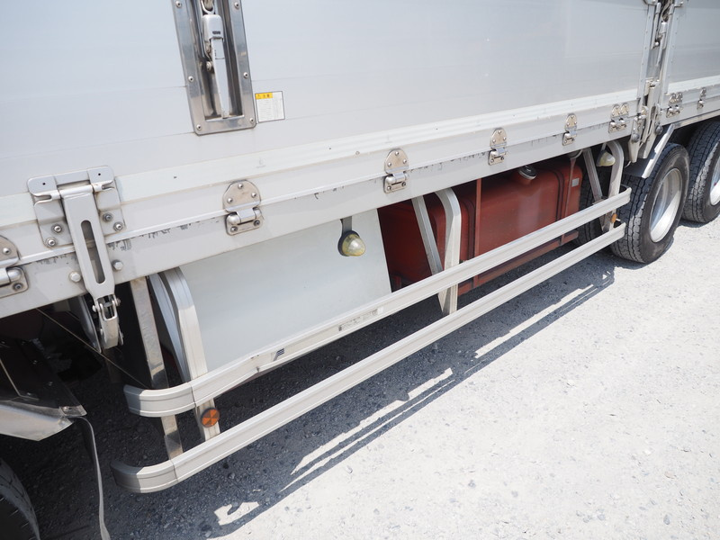 いすゞ ギガ ウイング車 大型 PDG-CYJ77W8 年式 H22[写真13]