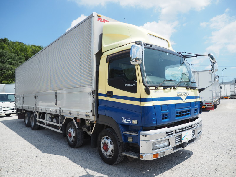 いすゞ ギガ ウイング車 大型 PDG-CYJ77W8 年式 H22[写真04]
