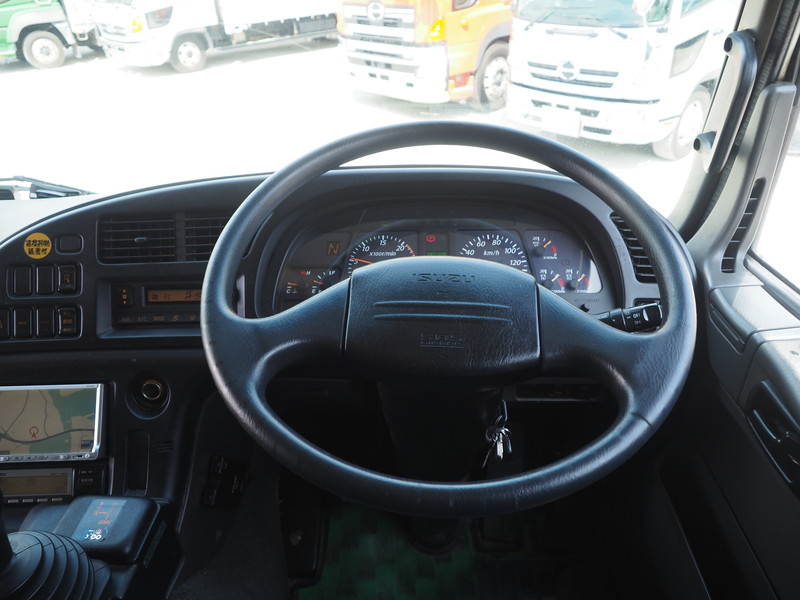 いすゞ ギガ ウイング車 大型 PKG-CYJ77W8 年式 H21[写真29]