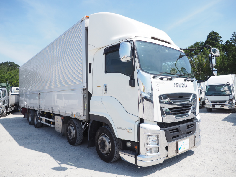 いすゞ ギガ ウイング車 大型 QPG-CYJ77B 年式 H28[写真04]