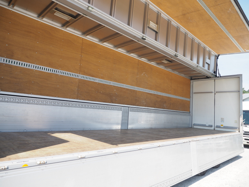 いすゞ ギガ ウイング車 大型 QPG-CYJ77B 年式 H28[写真21]