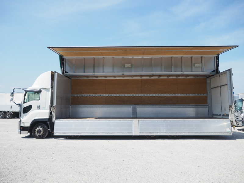 いすゞ ギガ ウイング車 大型 QPG-CYJ77B 年式 H28[写真17]