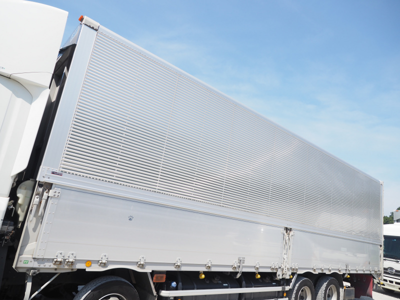 いすゞ ギガ ウイング車 大型 QPG-CYJ77B 年式 H28[写真15]