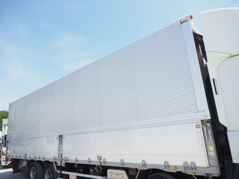 いすゞ ギガ ウイング車 大型 QPG-CYJ77B 年式 H28[写真10]