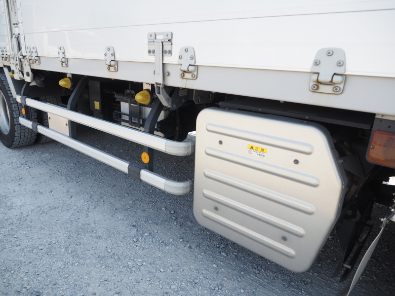 いすゞ ギガ ウイング車 大型 QPG-CYJ77B 年式 H28[写真11]