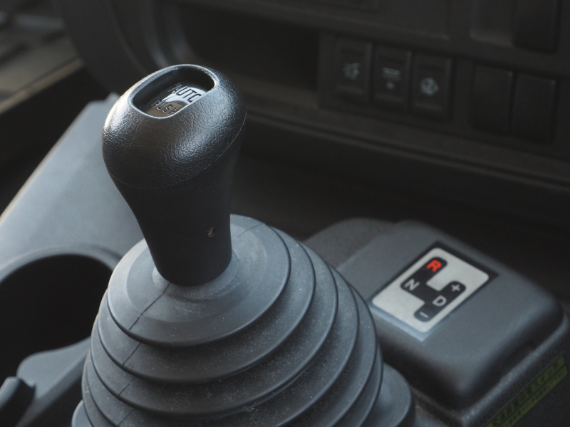 いすゞ ギガ ウイング車 大型 QPG-CYJ77B 年式 H28[写真36]