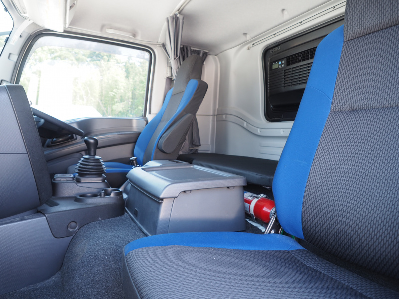 いすゞ ギガ ウイング車 大型 QPG-CYJ77B 年式 H28[写真41]