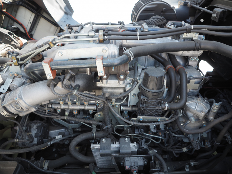 いすゞ ギガ ウイング車 大型 QPG-CYJ77B 年式 H28[写真51]