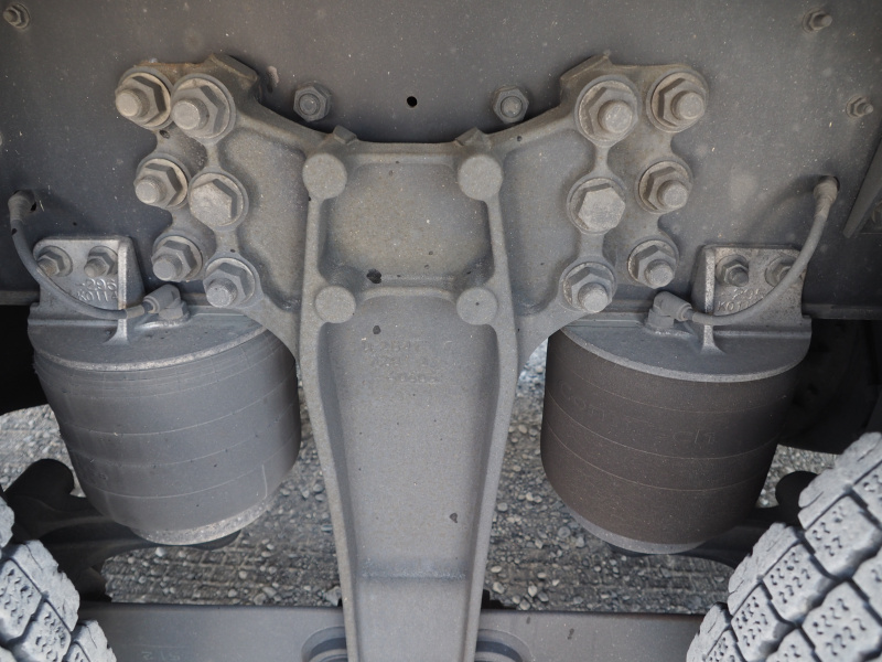 いすゞ ギガ ウイング車 大型 QPG-CYJ77B 年式 H28[写真45]