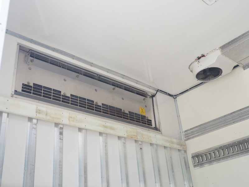 日野 レンジャー 冷凍バン 中型 TKG-FC9JKAG 年式 H28[写真17]