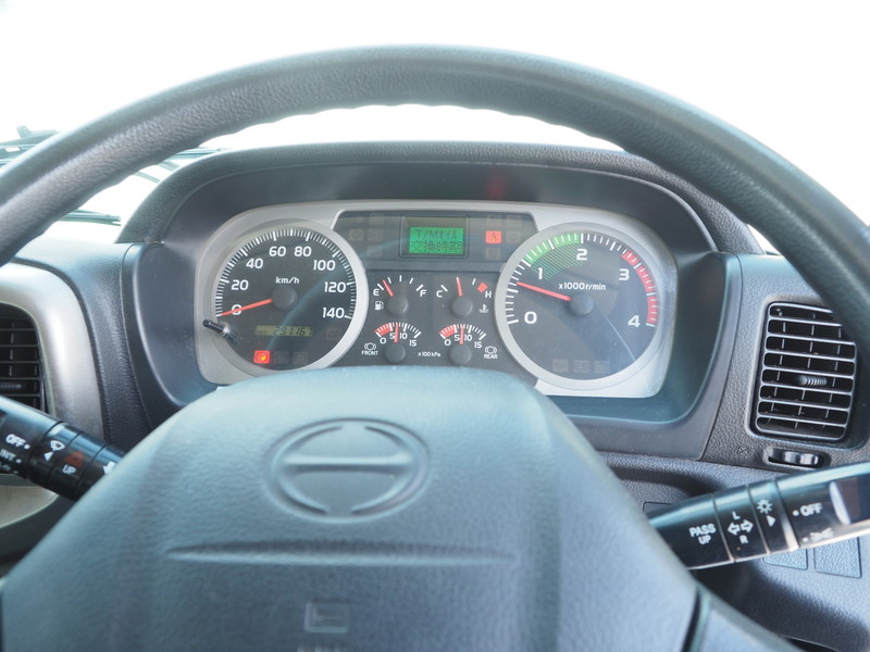 日野 レンジャー 冷凍バン 中型 TKG-FC9JKAG 年式 H28[写真26]