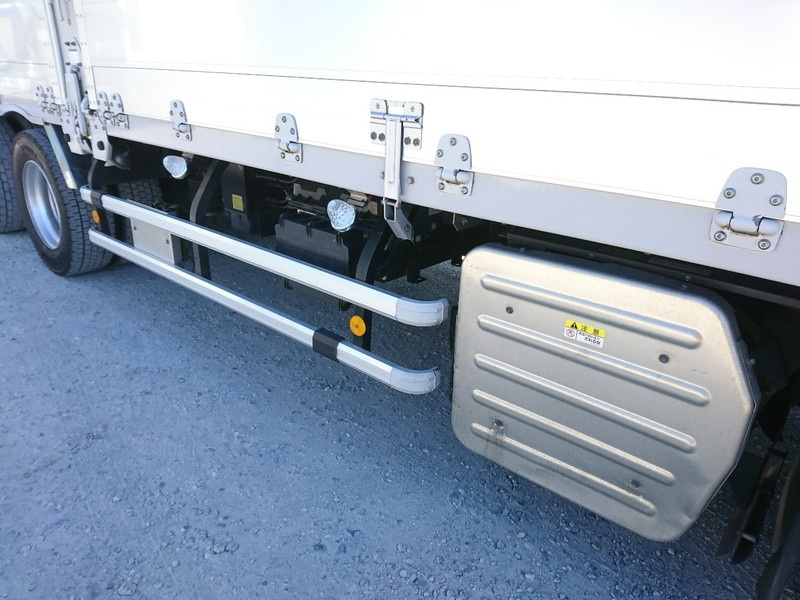 いすゞ ギガ ウイング車 大型 QKG-CYJ77A 年式 H26[写真09]