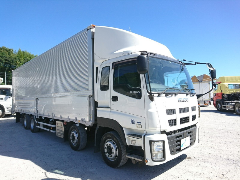 いすゞ ギガ ウイング車 大型 QKG-CYJ77A 年式 H26[写真04]
