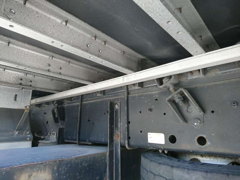 いすゞ ギガ ウイング車 大型 QKG-CYJ77A 年式 H26[写真40]