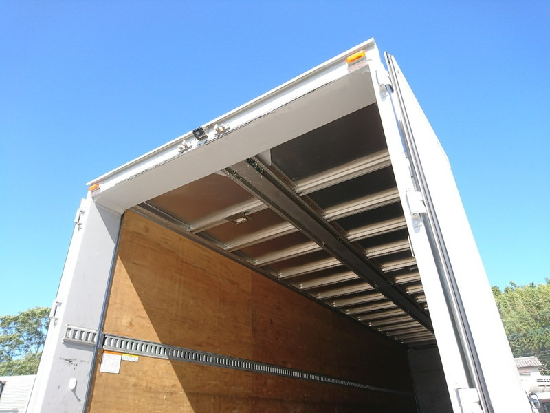 いすゞ ギガ ウイング車 大型 QKG-CYJ77A 年式 H26[写真26]