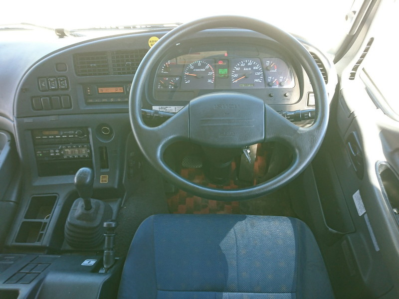 いすゞ ギガ ウイング車 大型 QKG-CYJ77A 年式 H26[写真31]