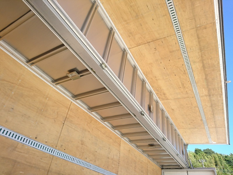 いすゞ ギガ ウイング車 大型 QKG-CYJ77A 年式 H26[写真20]