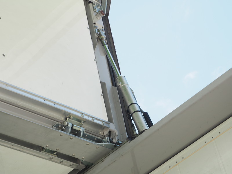 いすゞ ギガ ウイング車 大型 LKG-CYJ77A 年式 H24[写真19]