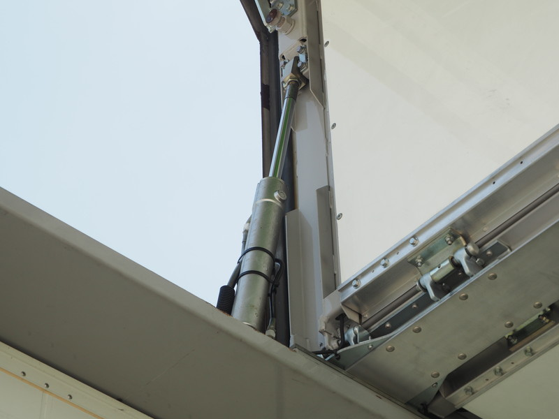 いすゞ ギガ ウイング車 大型 LKG-CYJ77A 年式 H24[写真14]