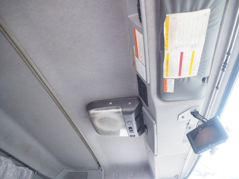 いすゞ ギガ ウイング車 大型 LKG-CYJ77A 年式 H24[写真40]