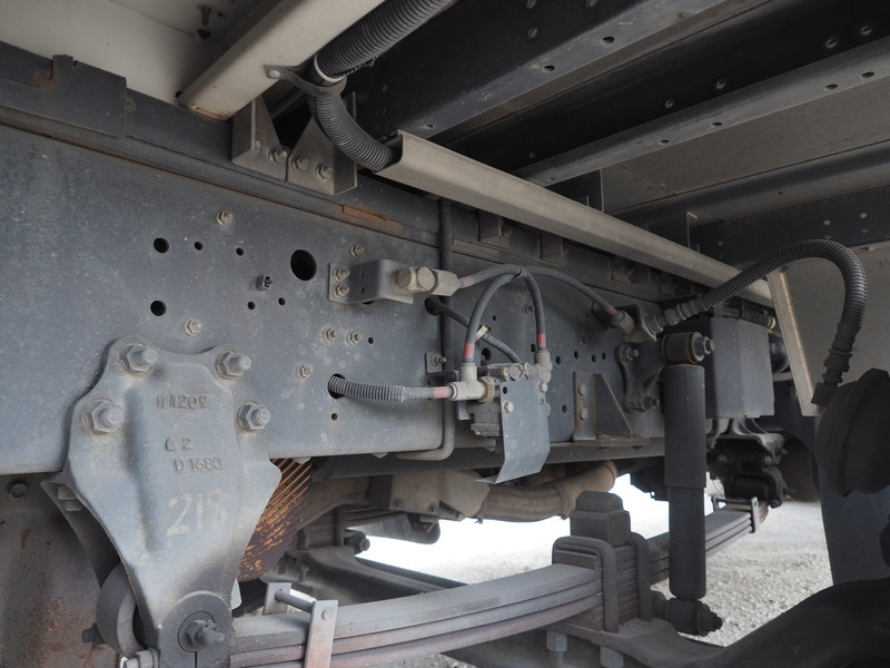 いすゞ ギガ ウイング車 大型 LKG-CYJ77A 年式 H24[写真47]