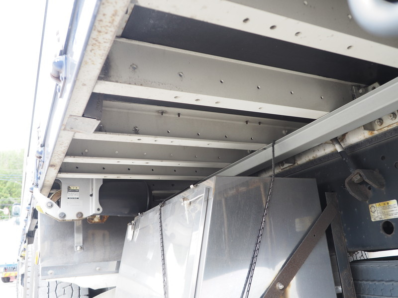 いすゞ ギガ ウイング車 大型 LKG-CYJ77A 年式 H22[写真42]