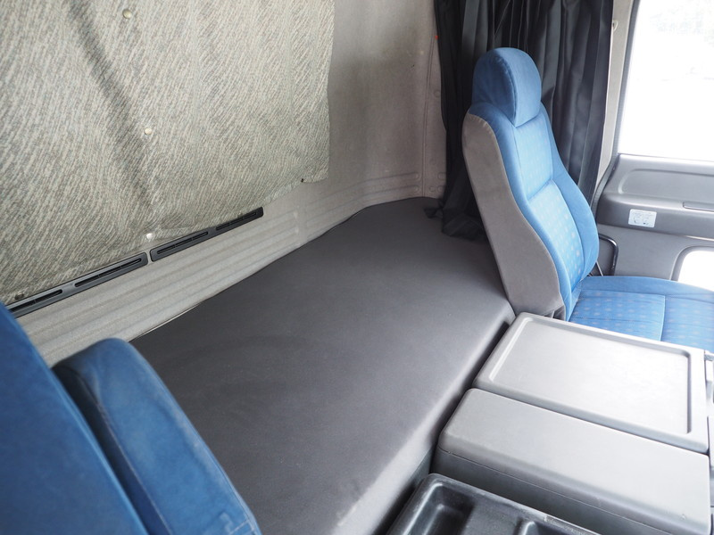 いすゞ ギガ ウイング車 大型 LKG-CYJ77A 年式 H22[写真35]